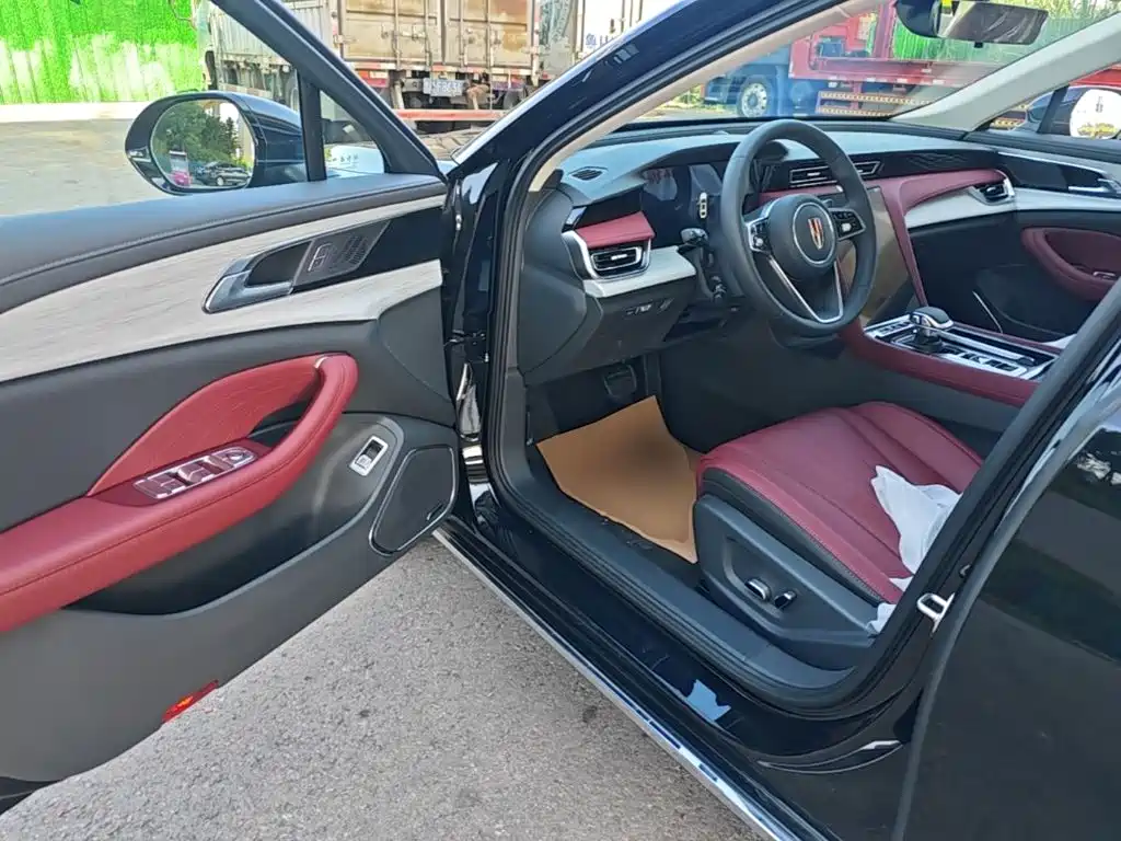 Hongqi H5 2025 1.5T DCT Flag Rhyme Edition купить на сайте DeffCars