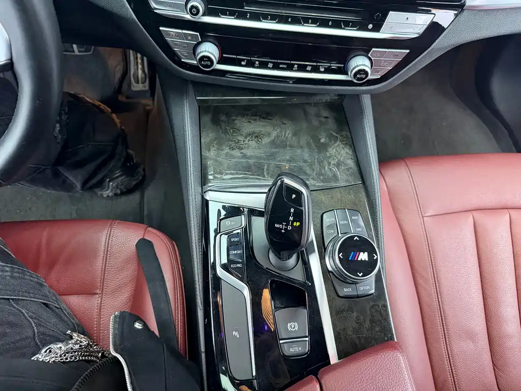 BMW 5 Series 2018 530Li Leading M Sports Package купить на сайте DeffCars