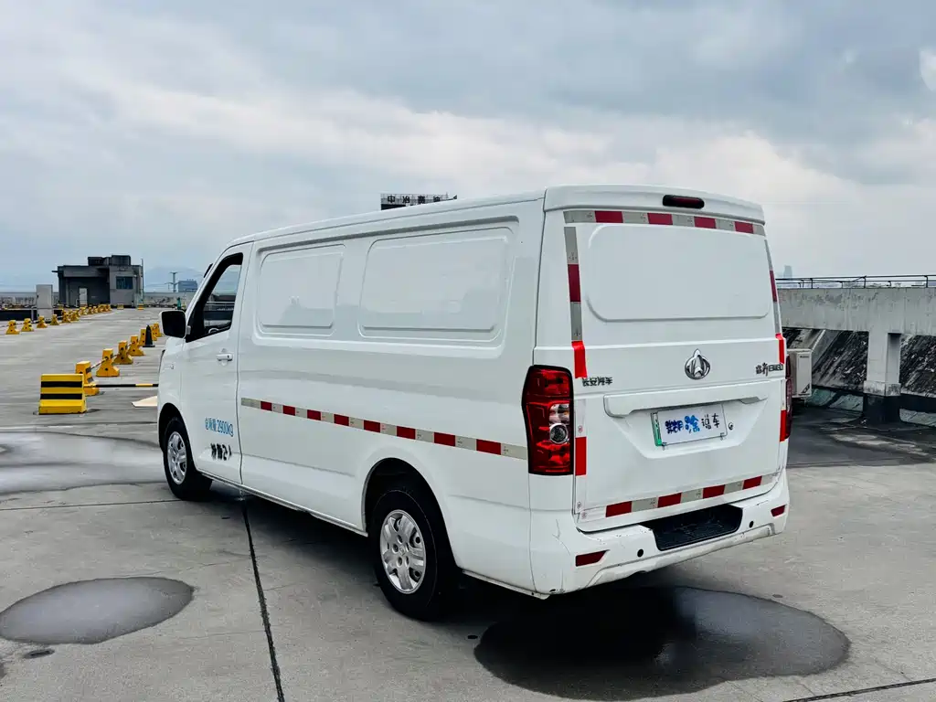Changan Ruixing EM80 2023 model EM80 Ⅱ basic model with rear lift door and 2 seats купить на сайте DeffCars