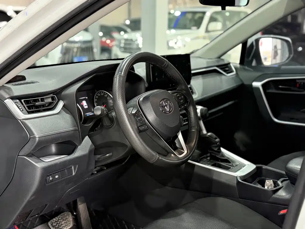 RAV4 Rongfang 2023 2.0L CVT two-wheel drive urban version купить на сайте DeffCars