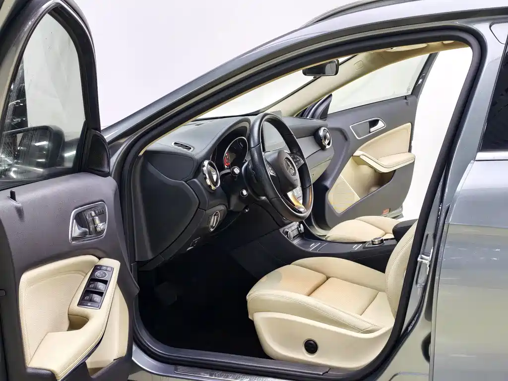 Mercedes-Benz GLA 2017 GLA 200 Fashion Model купить на сайте DeffCars