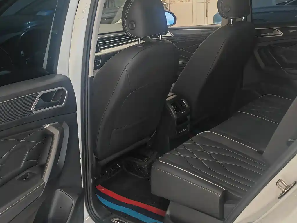Tiguan L 2023 380TSI automatic four-wheel drive R-Line version 7 seats купить на сайте DeffCars