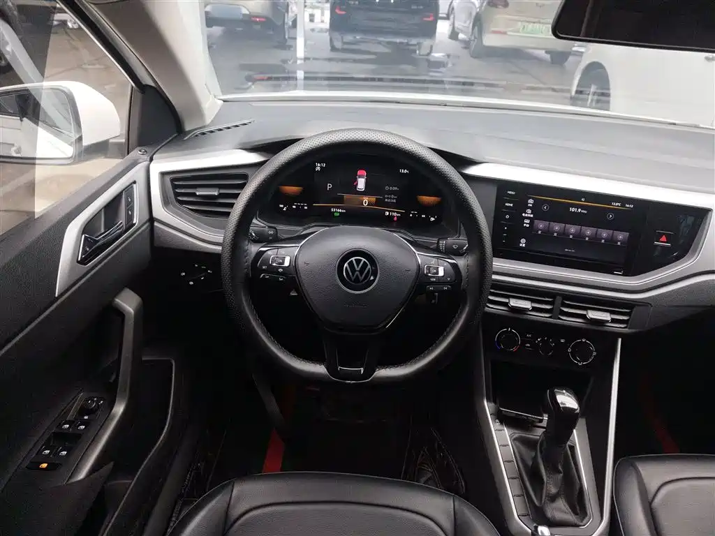 Polo 2023 facelift Plus 1.5L automatic indulgence version купить на сайте DeffCars