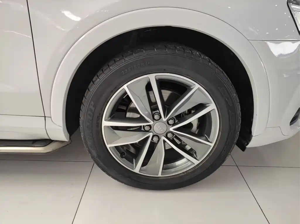 Audi Q3 2017 40 TFSI quattro full-time four-wheel drive fashion model купить на сайте DeffCars