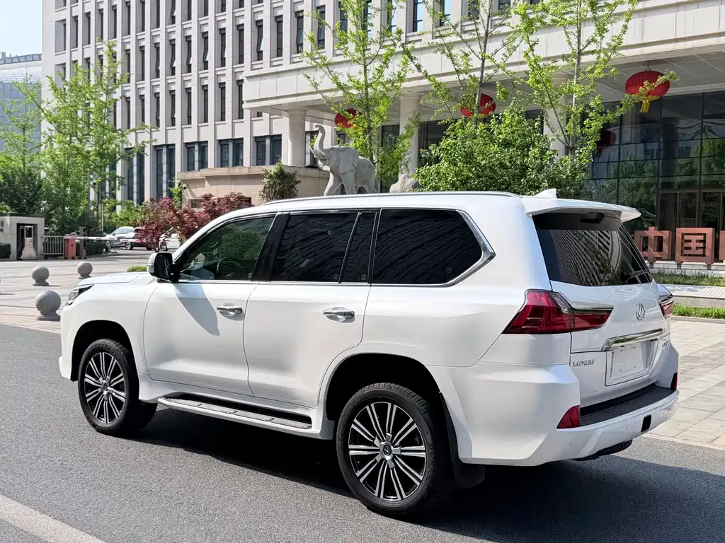 Lexus LX 2019 570 Premium Luxury Edition купить на сайте DeffCars