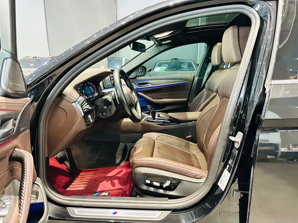 BMW 5 Series 2022 Facelift Three 530Li Exclusive M Sports Package купить на сайте DeffCars