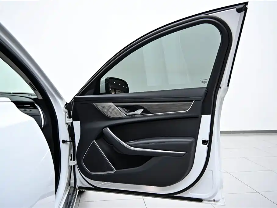 Jaguar XFL 2023 XFL 2.0T P200 2WD Elite Deluxe Edition купить на сайте DeffCars