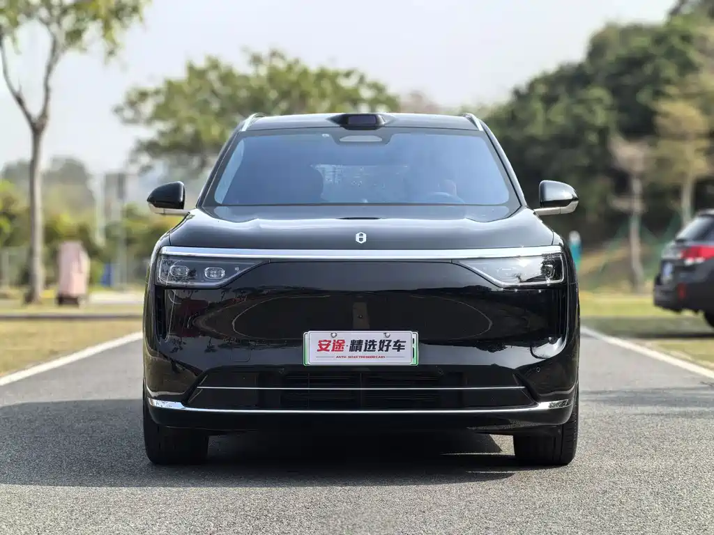 Wenjie M8 2025 extended range Ultra version 53.4kWh 5-seater version купить на сайте DeffCars