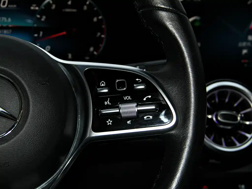 Mercedes-Benz GLB 2023 GLB 220 Fashion Model купить на сайте DeffCars