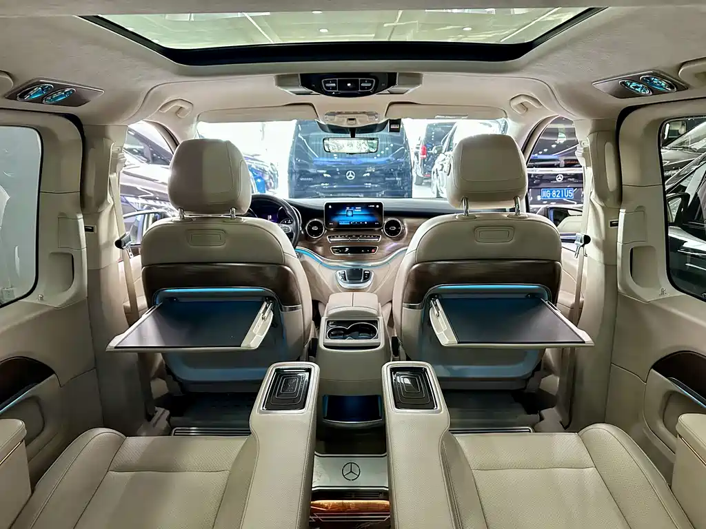 Mercedes-Benz V-Class 2022 V 260 L Long Wheelbase Luxury Edition купить на сайте DeffCars