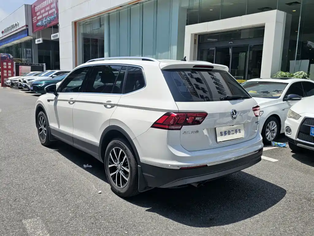 Tiguan L 2017 330TSI automatic two-wheel drive luxury version купить на сайте DeffCars