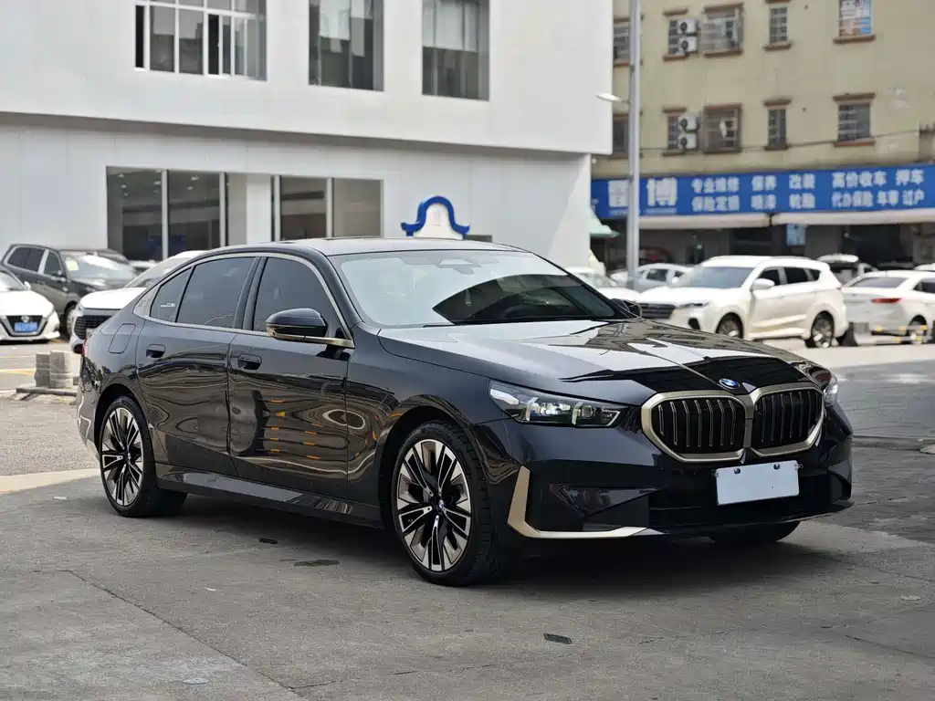 BMW 5 Series 2024 530Li Exclusive Luxury Package купить на сайте DeffCars