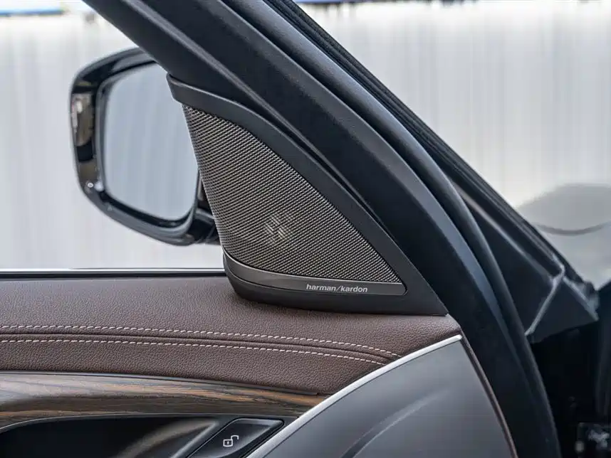 BMW 5 Series 2023 530Li Leading Luxury Package купить на сайте DeffCars