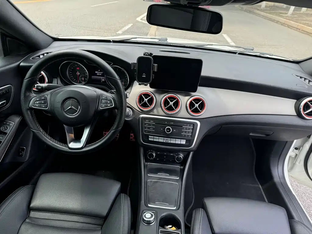 Mercedes-Benz CLA imported 2017 facelift CLA 200 fashion model купить на сайте DeffCars