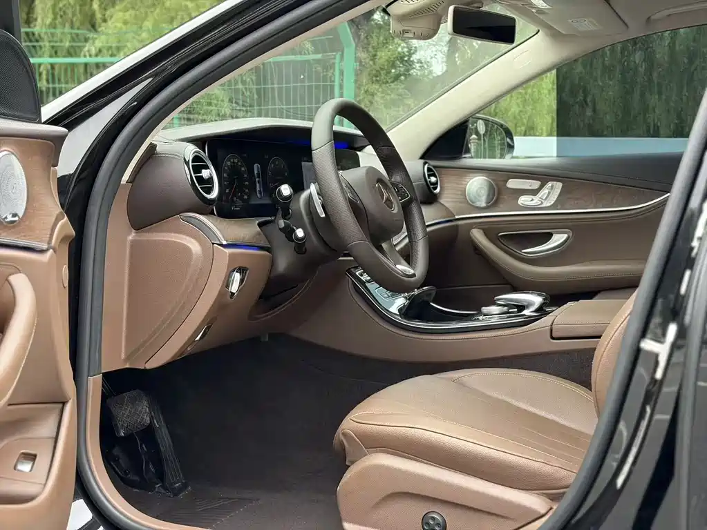 Mercedes-Benz E-Class 2017 E 300 L Luxury Model купить на сайте DeffCars
