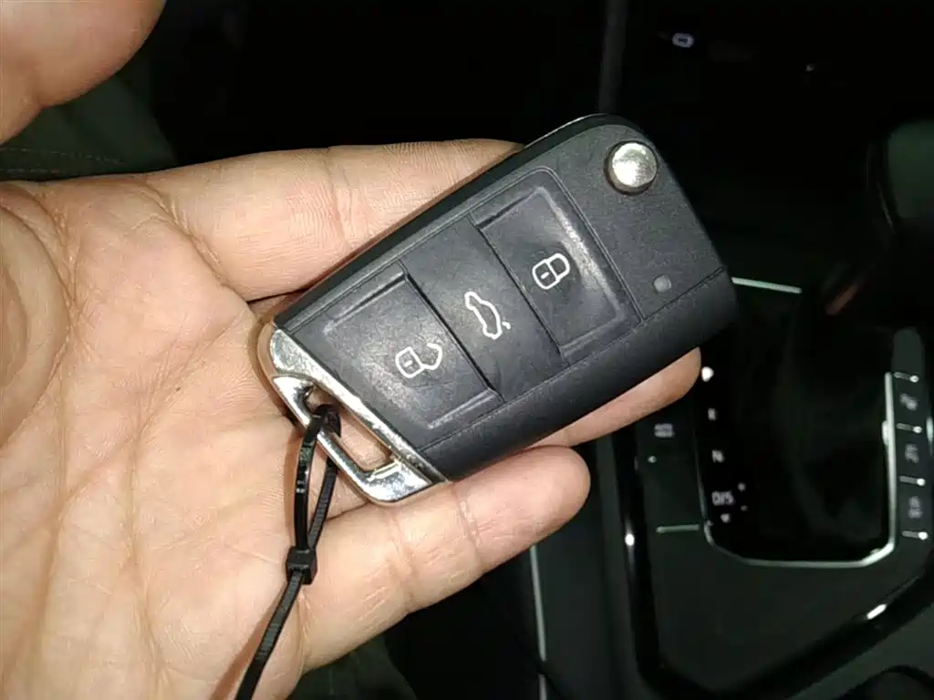 Tiguan L 2024 330TSI automatic two-wheel drive R-Line version купить на сайте DeffCars