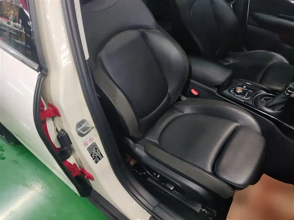 MINI CLUBMAN 2018 1.5T COOPER Artist купить на сайте DeffCars