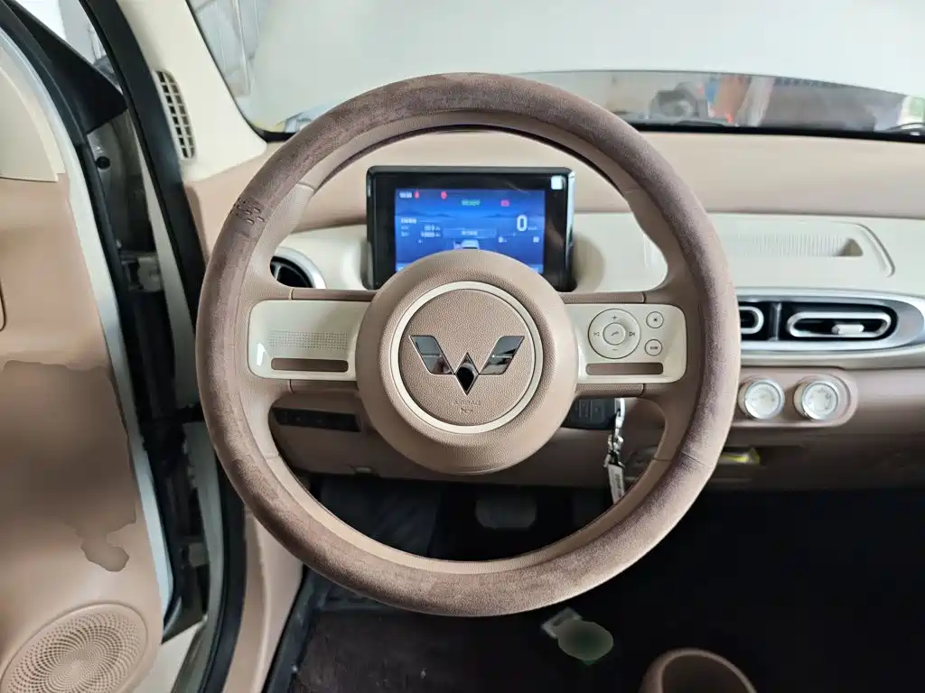 Hongguang MINIEV 2025 fourth generation four-door version advanced model купить на сайте DeffCars