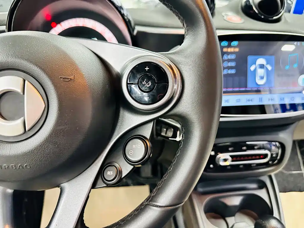 smart fortwo 2018 1.0L 52kW hardtop passion version National V купить на сайте DeffCars
