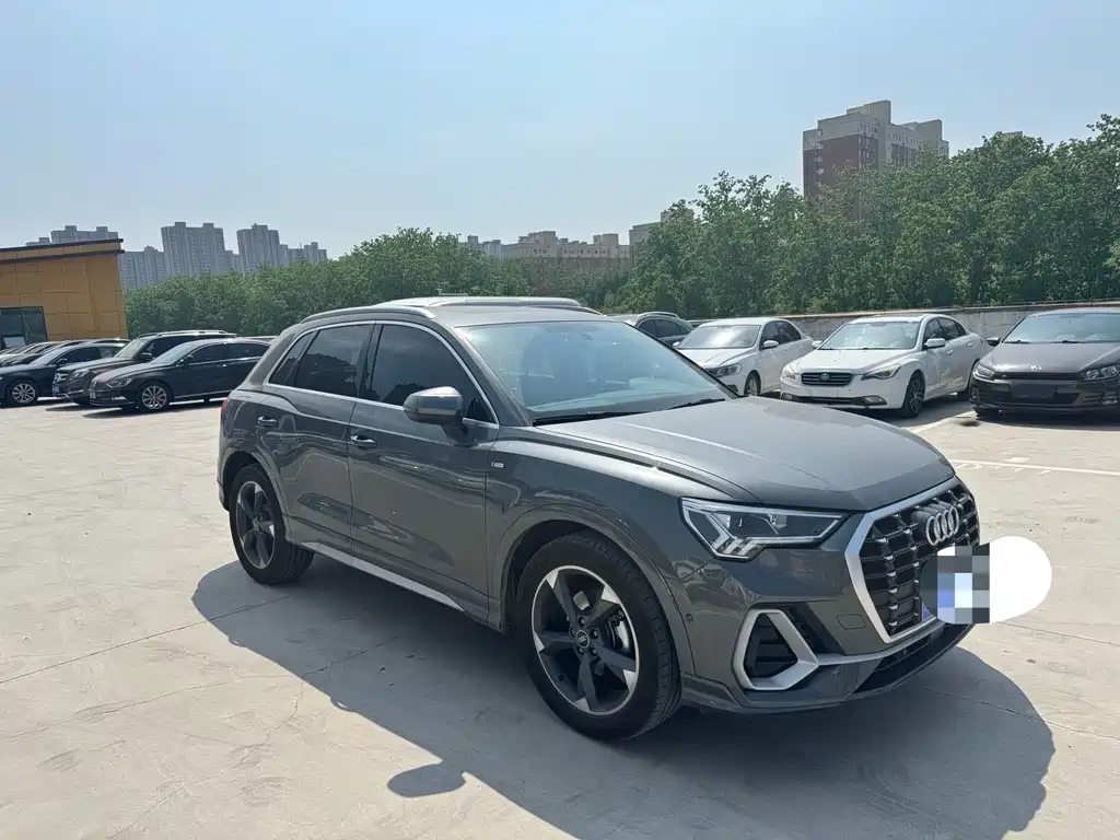 Audi Q3 2023 35 TFSI Fashionable and Dynamic (1.5T) купить на сайте DeffCars