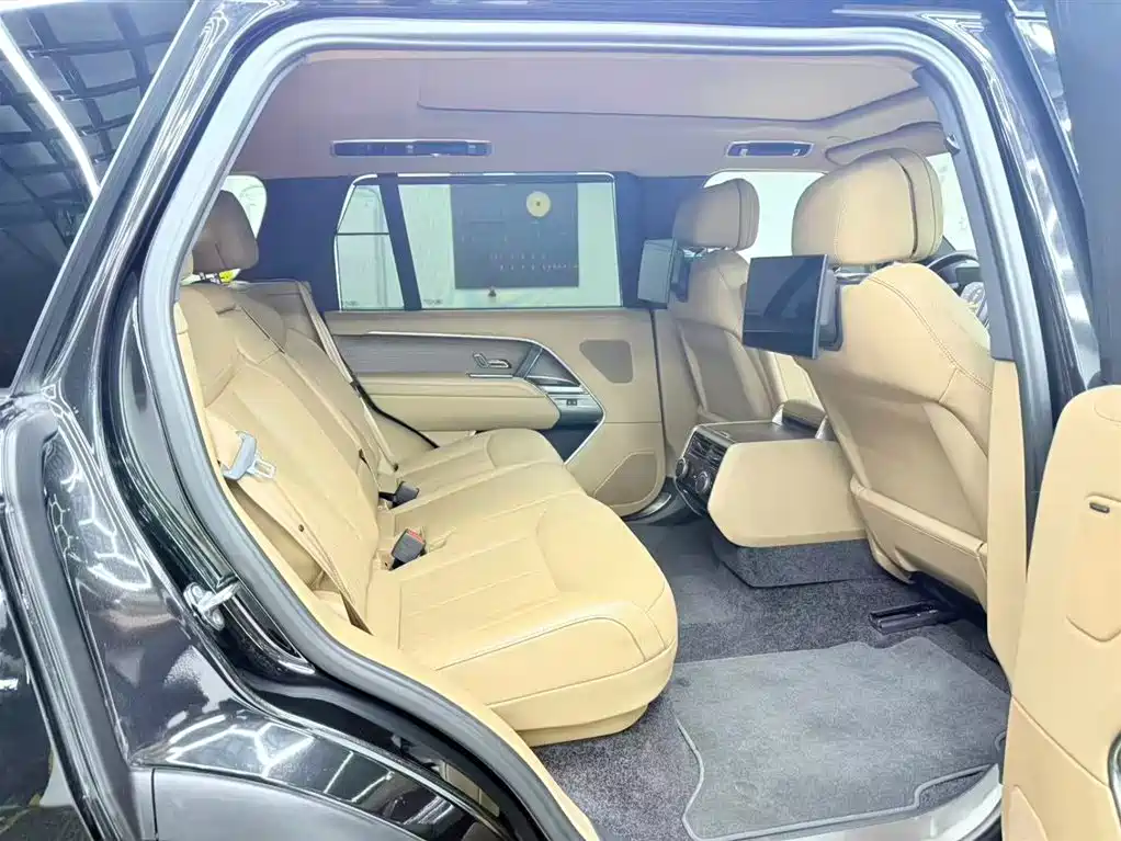 Range Rover 2024 3.0 L6 400PS Extended Edition купить на сайте DeffCars