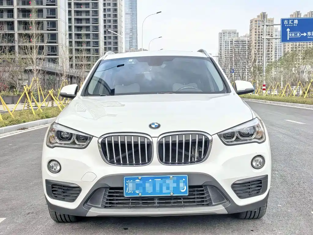 BMW X1 2019 sDrive20Li leading model купить на сайте DeffCars