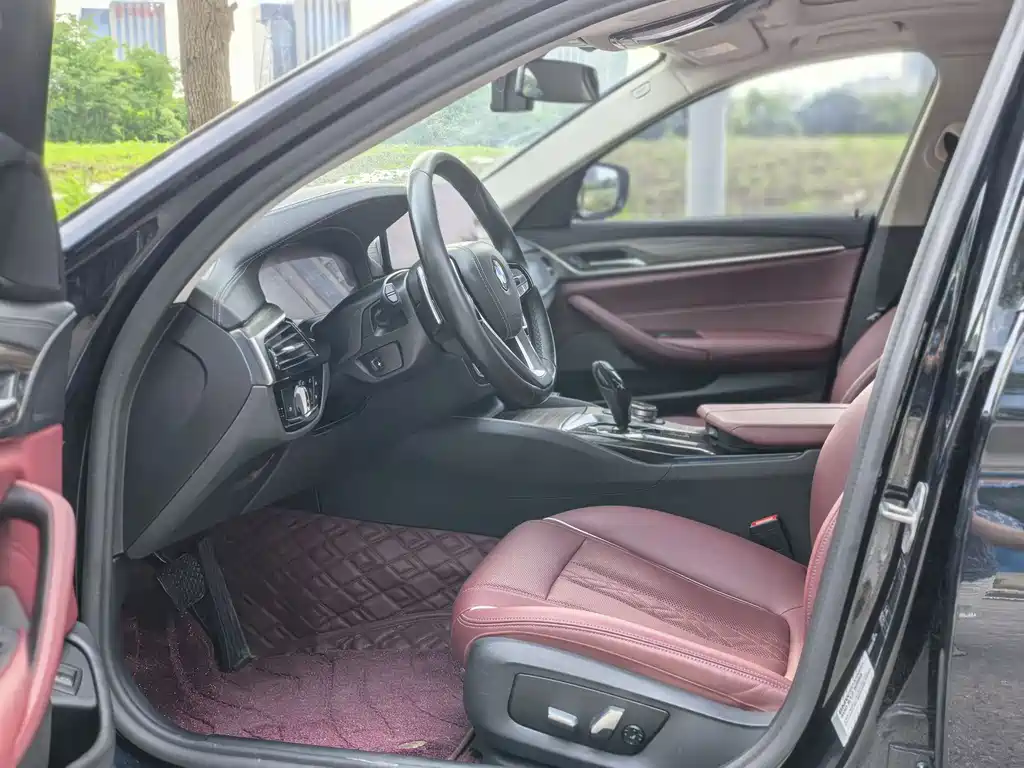 BMW 5 Series 2021 530Li Leading Luxury Package купить на сайте DeffCars
