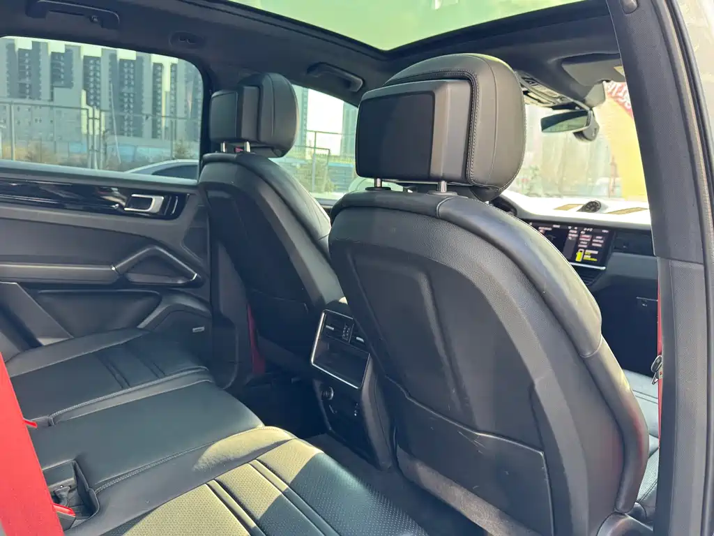 Cayenne New Energy 2021 Cayenne E-Hybrid 2.0T купить на сайте DeffCars