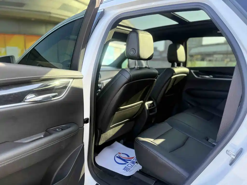 Cadillac XT5 2022 2.0T two-wheel drive luxury model купить на сайте DeffCars