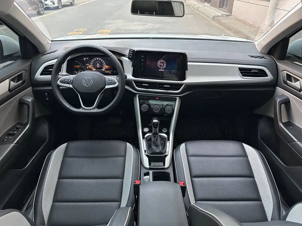 T-ROC 2023 280TSI DSG two-wheel drive time version купить на сайте DeffCars