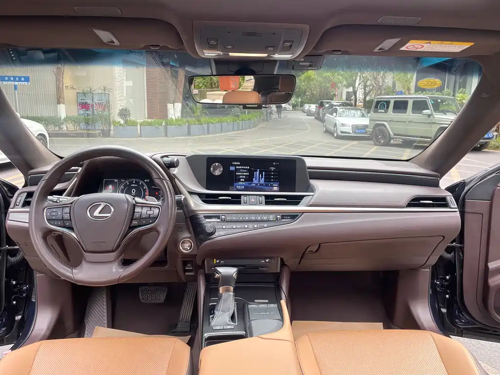 Lexus ES 2018 200 Excellence Edition National V купить на сайте DeffCars