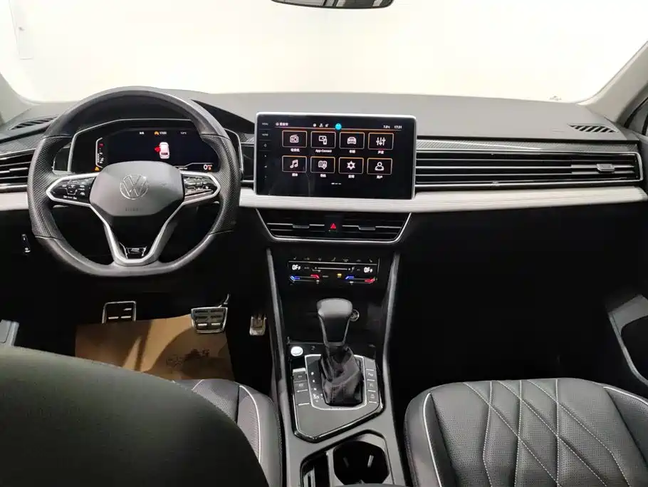 Tiguan L 2023 facelift 330TSI automatic two-wheel drive R-Line version купить на сайте DeffCars