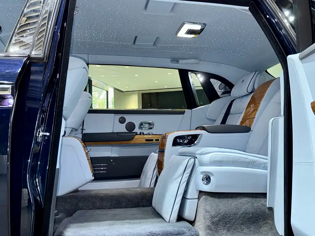 Phantom 2018 6.7T long wheelbase version купить на сайте DeffCars