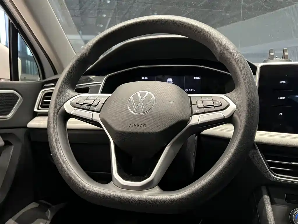 Tiguan L 2022 330TSI automatic two-wheel drive comfort version купить на сайте DeffCars