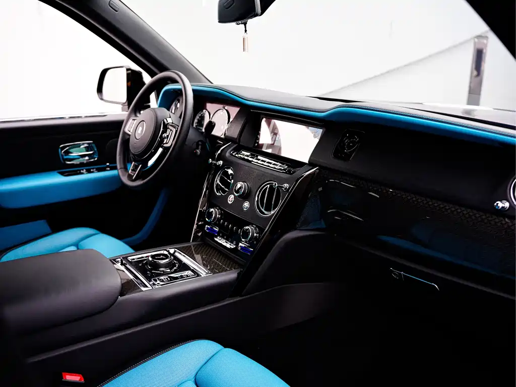 Cullinan 2020 Black Badge купить на сайте DeffCars