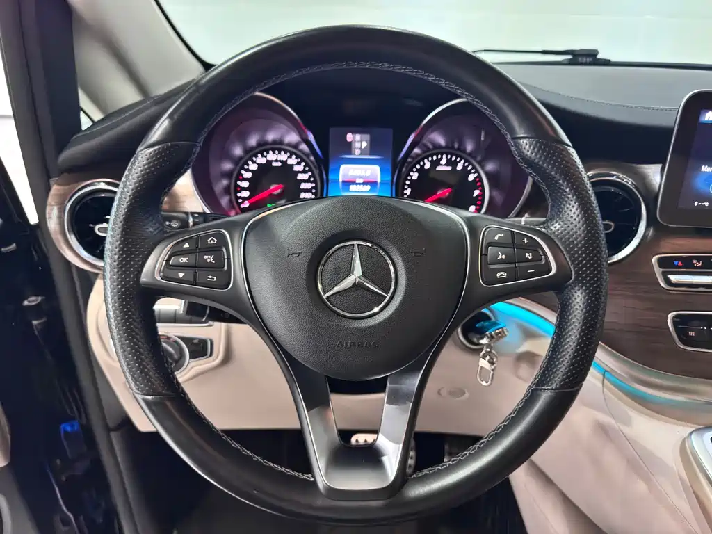Mercedes-Benz V-Class 2021 V 260 Premium Edition купить на сайте DeffCars
