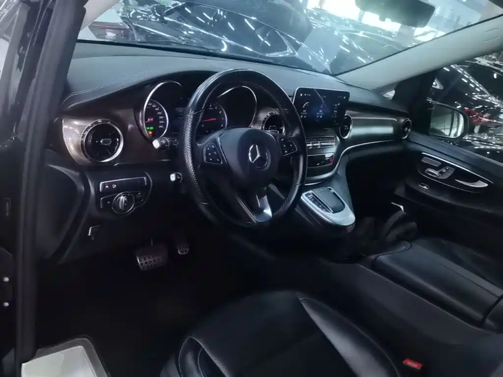 Mercedes V-Class 2021 V 260 L long wheelbase premium version купить на сайте DeffCars