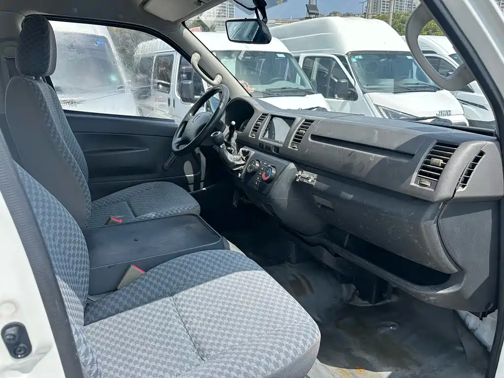 Jinbei Hiace 2016 2.0L luxury V19 купить на сайте DeffCars