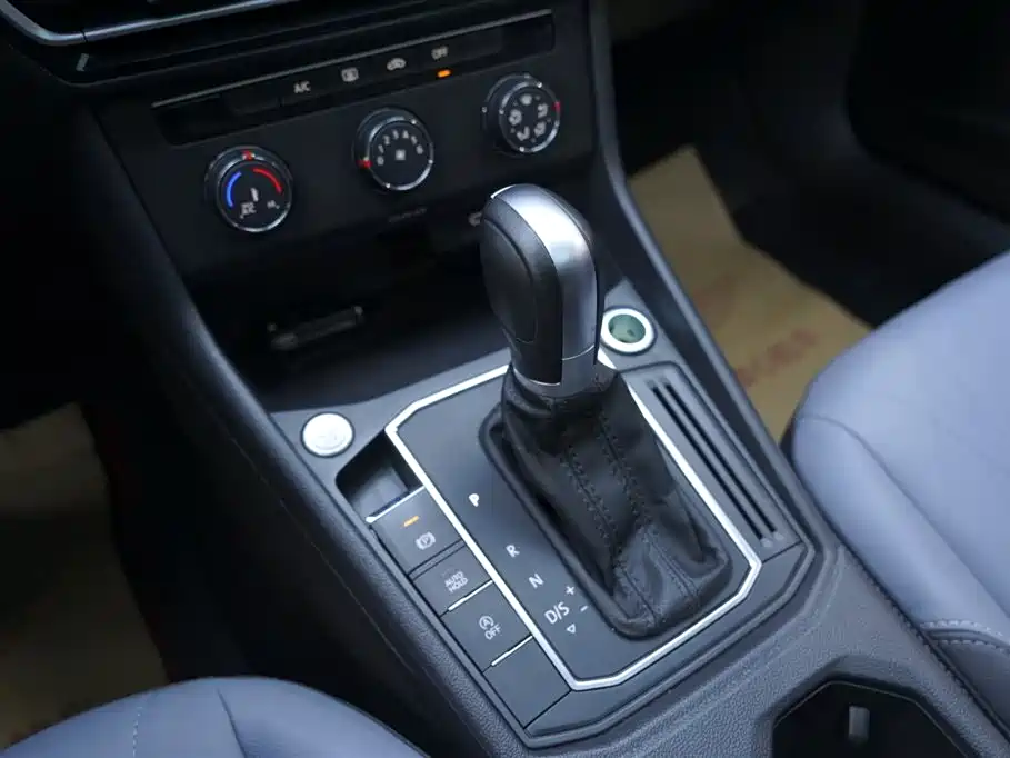 Lavida 2023 facelift 1.5L automatic starry sky 5 million version купить на сайте DeffCars