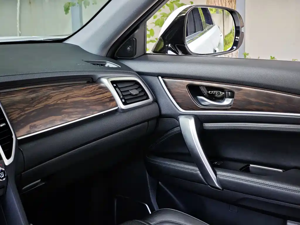Honda UR-V 2017 370TURBO 4WD Premium Edition V купить на сайте DeffCars