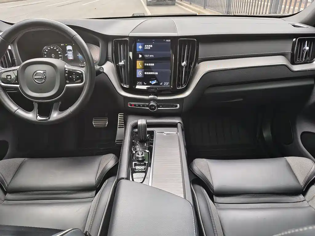 Volvo XC60 Plug-in Hybrid 2021 T8 E-Drive Hybrid Zhiya Luxury Edition купить на сайте DeffCars