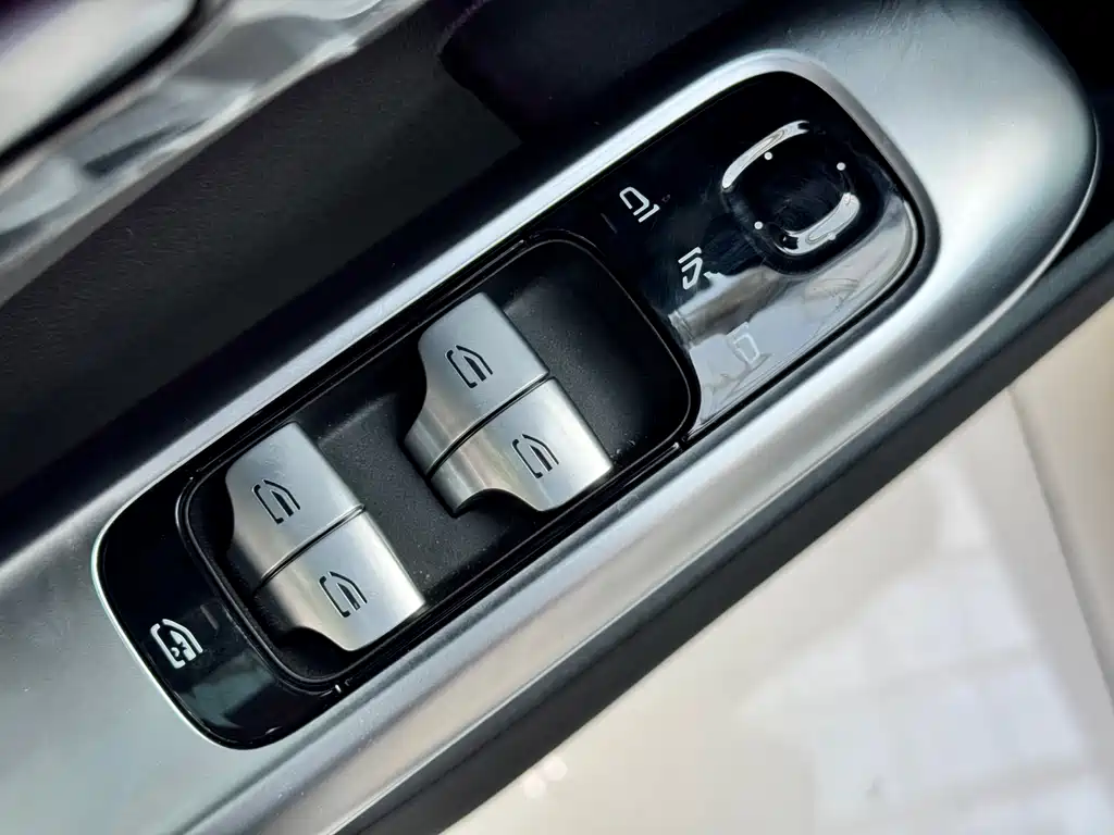 Mercedes-Benz C-Class New Energy 2024 C 350 eL купить на сайте DeffCars