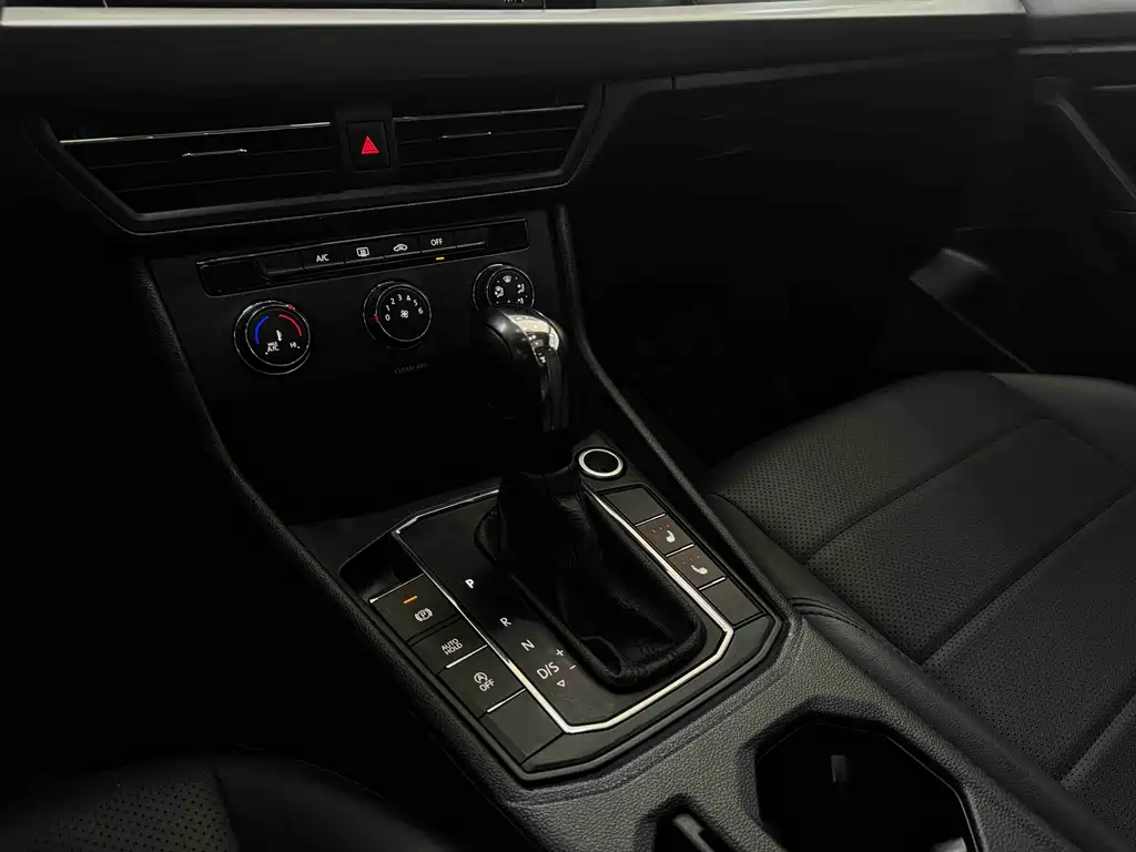 Lavida 2022 1.5L automatic comfort version купить на сайте DeffCars