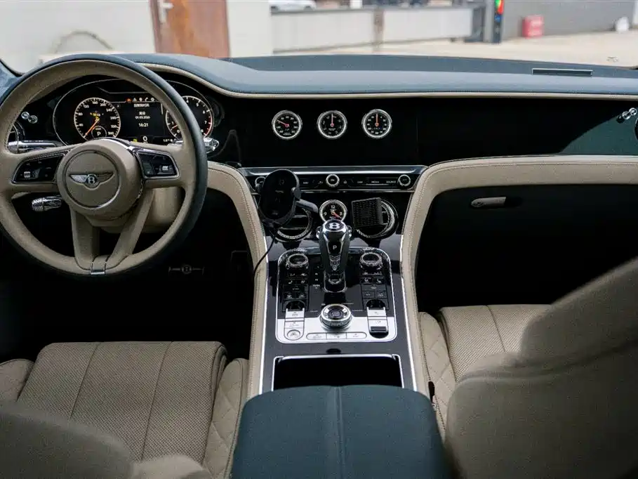 Continental 2020 4.0T GT V8 купить на сайте DeffCars