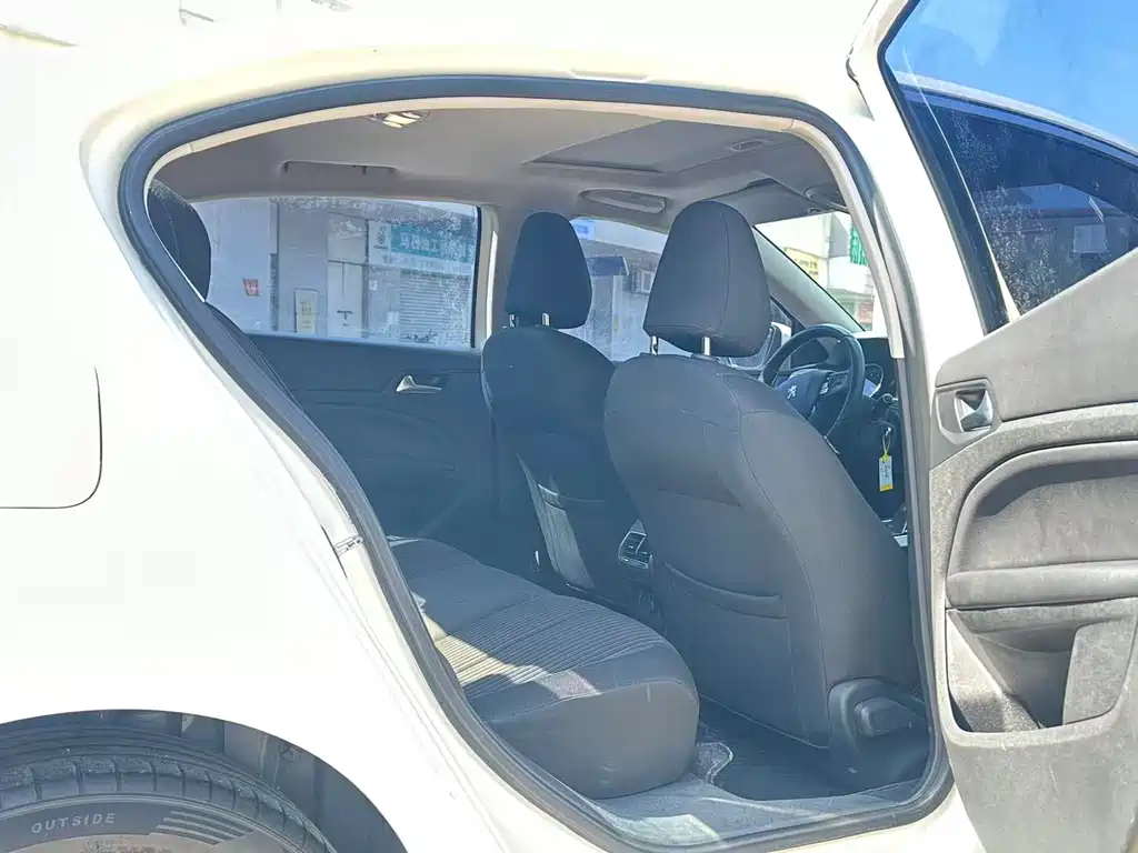 Peugeot 408 2016 1.6T automatic luxury version купить на сайте DeffCars