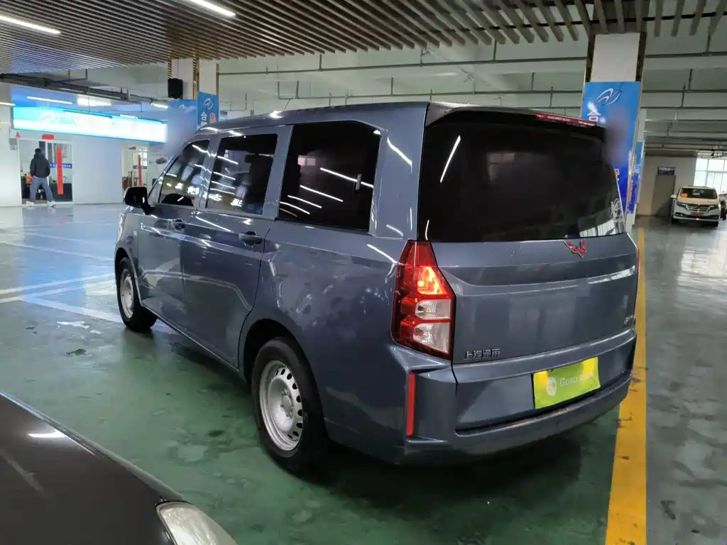 Wuling Hongguang PLUS 2020 1.5L manual standard type 5 seats купить на сайте DeffCars