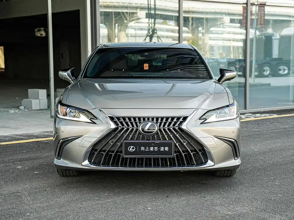 Lexus ES 2024 200 Premium Edition купить на сайте DeffCars