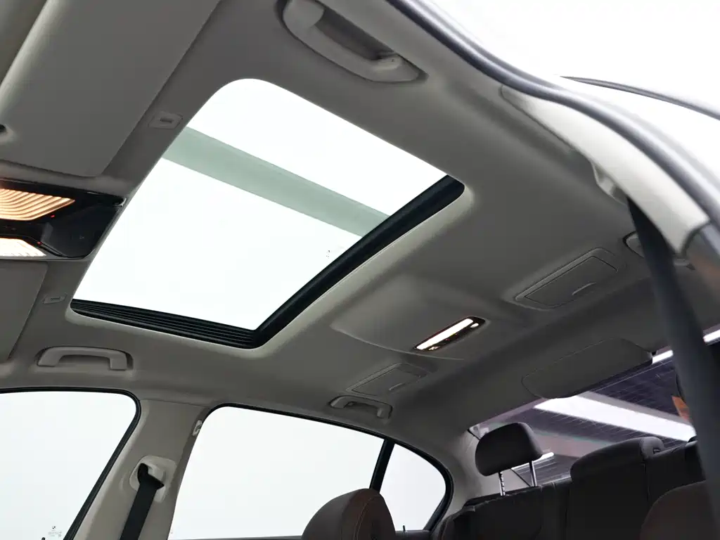 BMW 5 Series 2021 525Li Luxury Package купить на сайте DeffCars