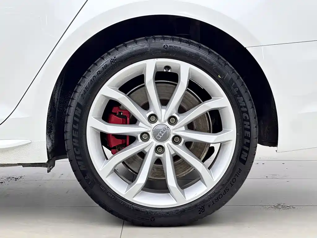 Audi A4L 2019 45 TFSI quattro personalized sports version National VI купить на сайте DeffCars