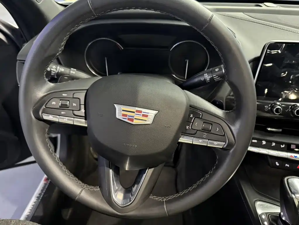 Cadillac CT4 2022 28T luxury model купить на сайте DeffCars